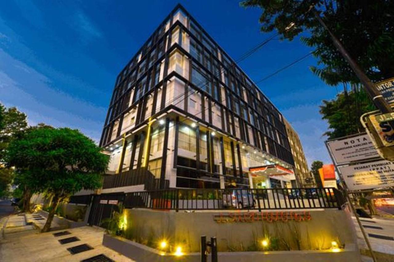D'Hotel Yakarta Exterior foto