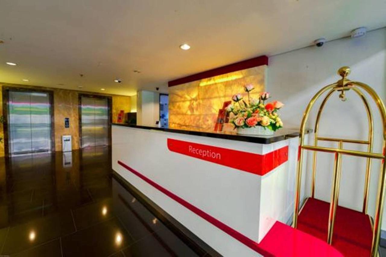 D'Hotel Yakarta Exterior foto